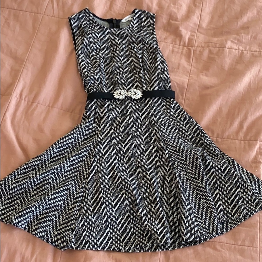 Chevron black and white bcbg dress